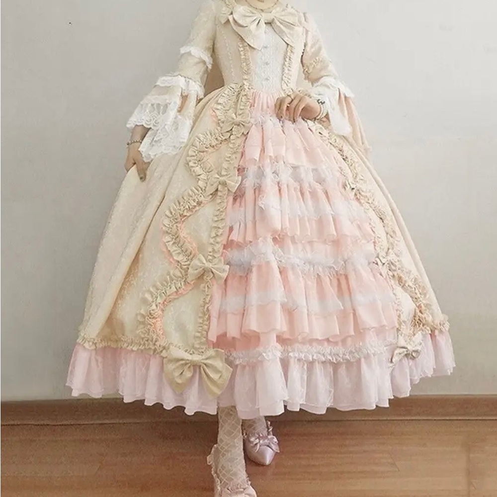 Halloween Costume, french baroque Lolita court dress and straw hat